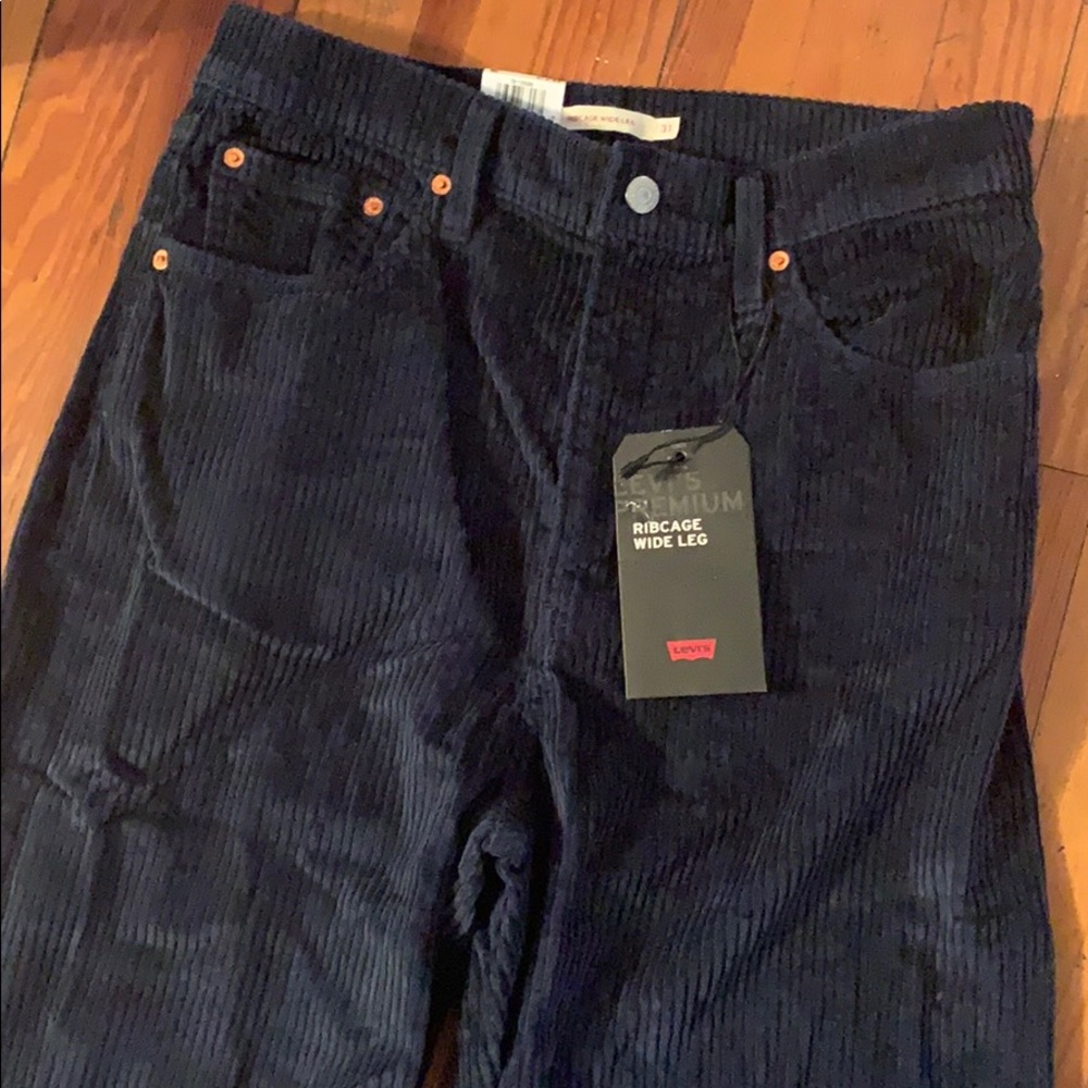 NWT ribcage wide leg blue corduroy levis. size 31.